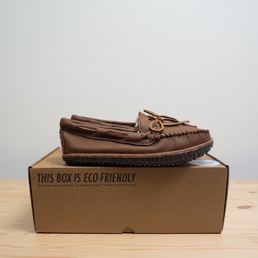 New Minnetonka Deerskin Tread Moccasin Carmel Brown Leather Women Size 7